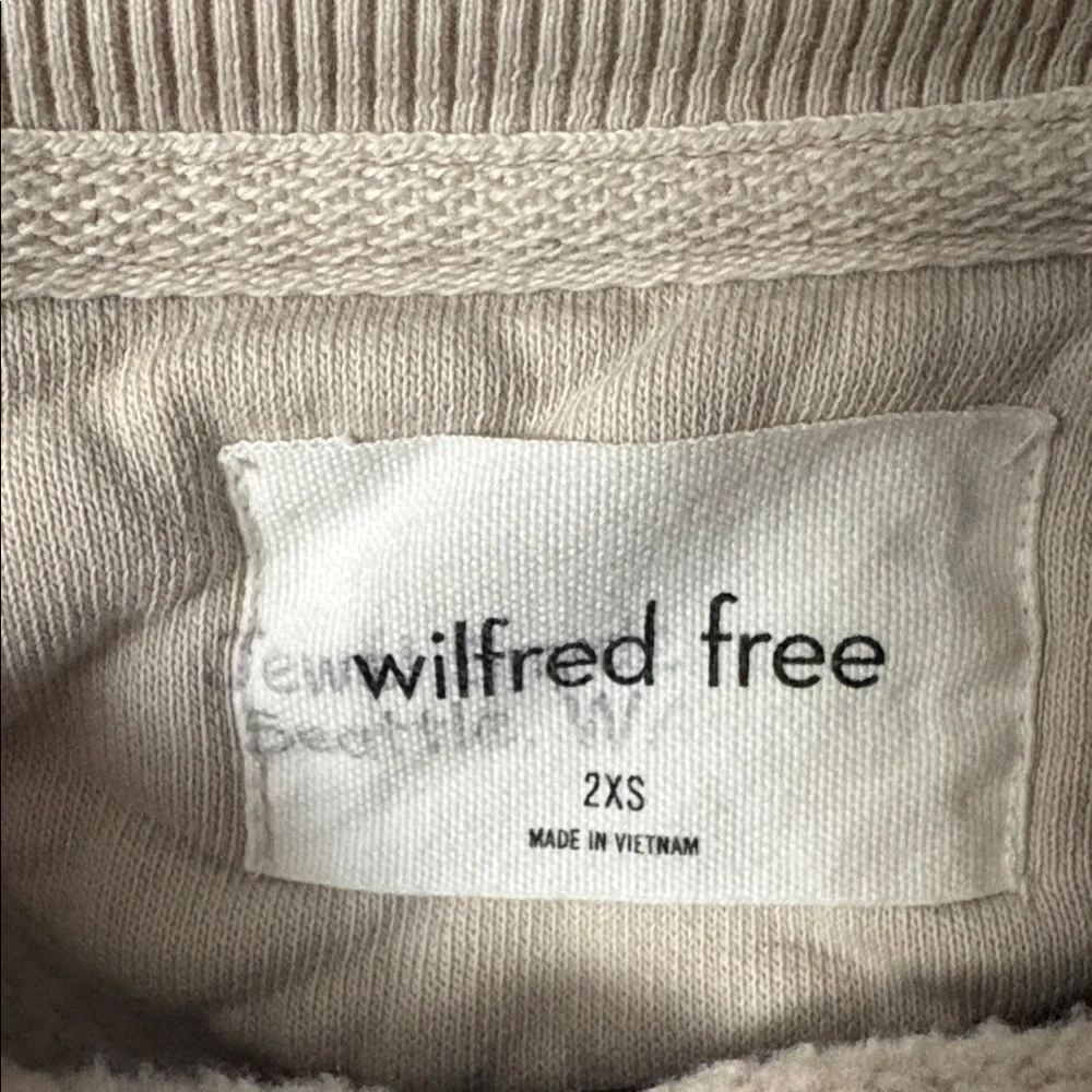 Wilfred Free Aritzia Woman’s Size XXS Oversized Sweatshirt Beige Crew Neck